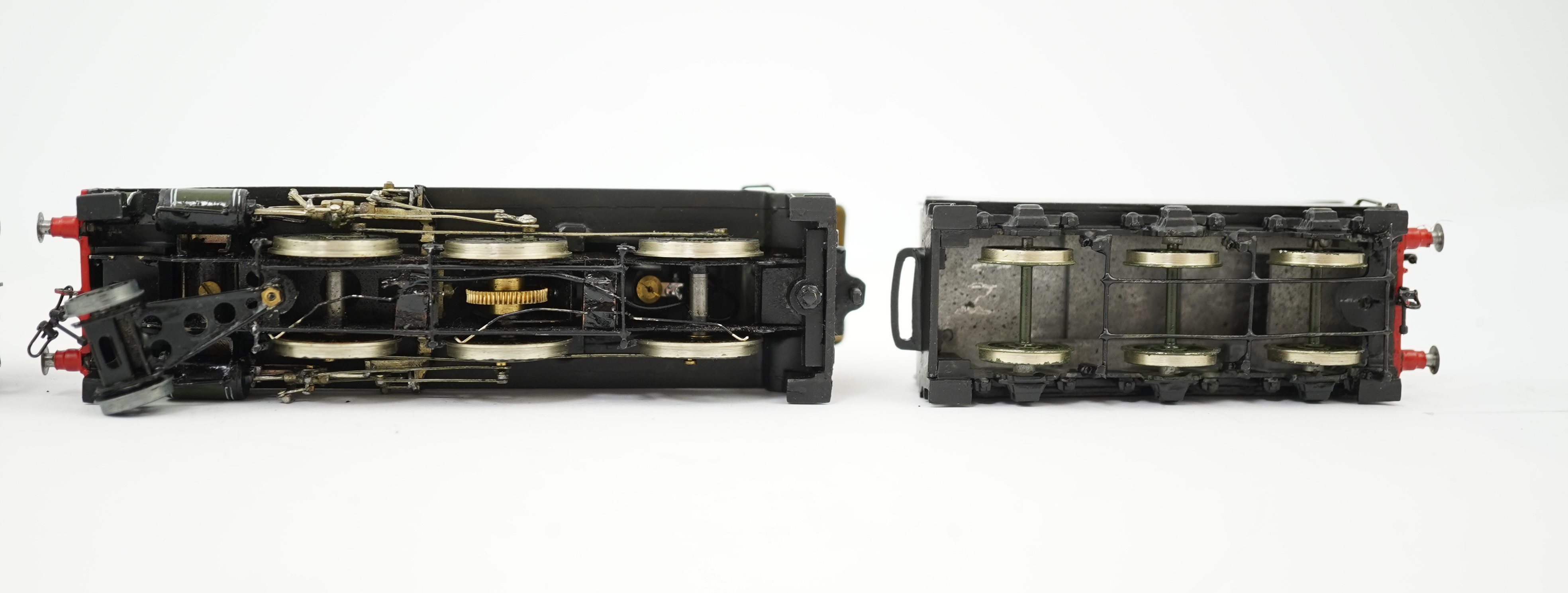 Two 00 gauge brass and white metal kit built Maunsell designed Southern Railway tender locomotives; a class S15 4-6-0, 823, together with a class N1 2-6-0, 822, constructed, painted and lined to a high standard, both mot